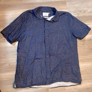 Navy blue button down short sleeve shirt size large
